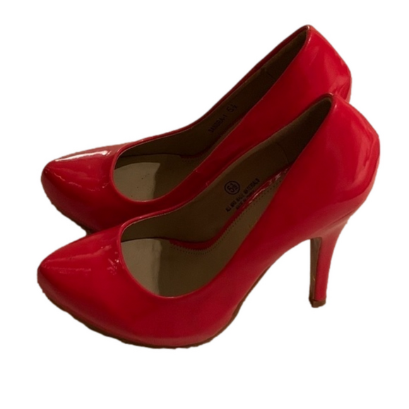 Shoes - Picture 2 of 8